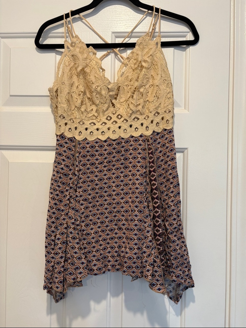 Gimmicks by BKE Lace Bodice Printed Flowy Tank Dress - Cream & Blue size medium